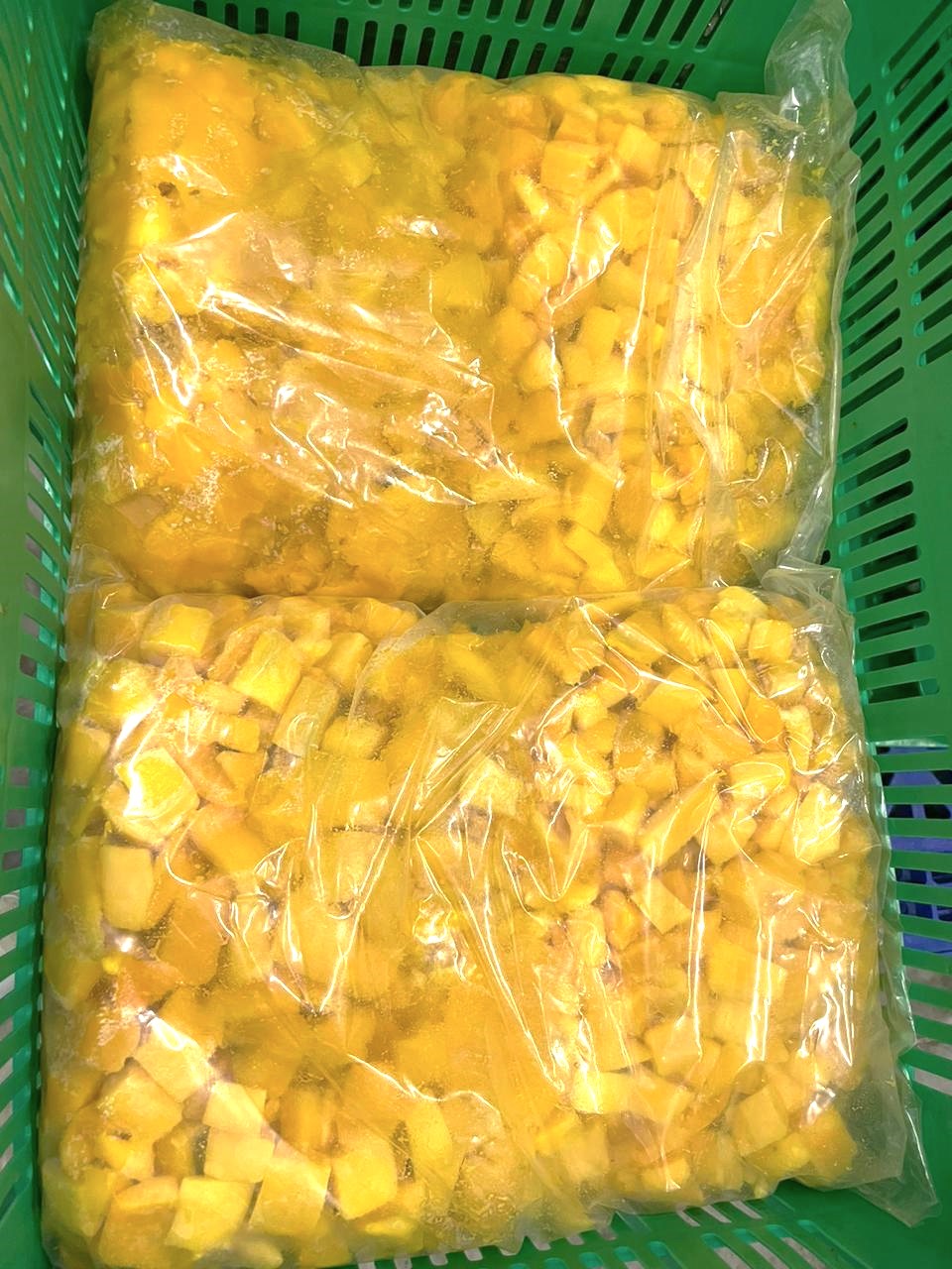 10 lb Bag · IQF Mango Chunks | Mango en Trozos
